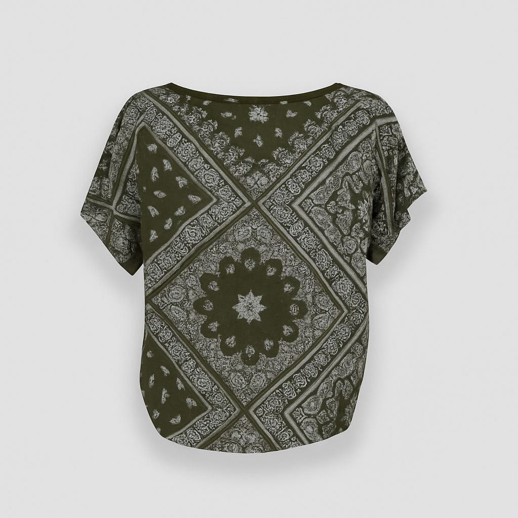 Chemise Courte Femme à Motif Bandana – Style Bohème Chic