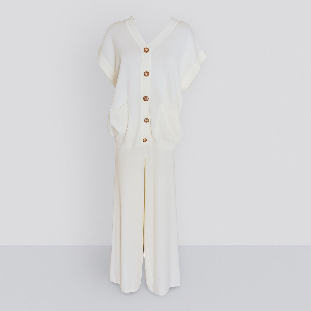 Élégance Décontractée : Une Robe Blanche Raffinée
