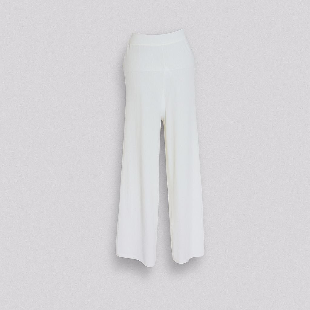 Élégance Décontractée : Une Robe Blanche Raffinée