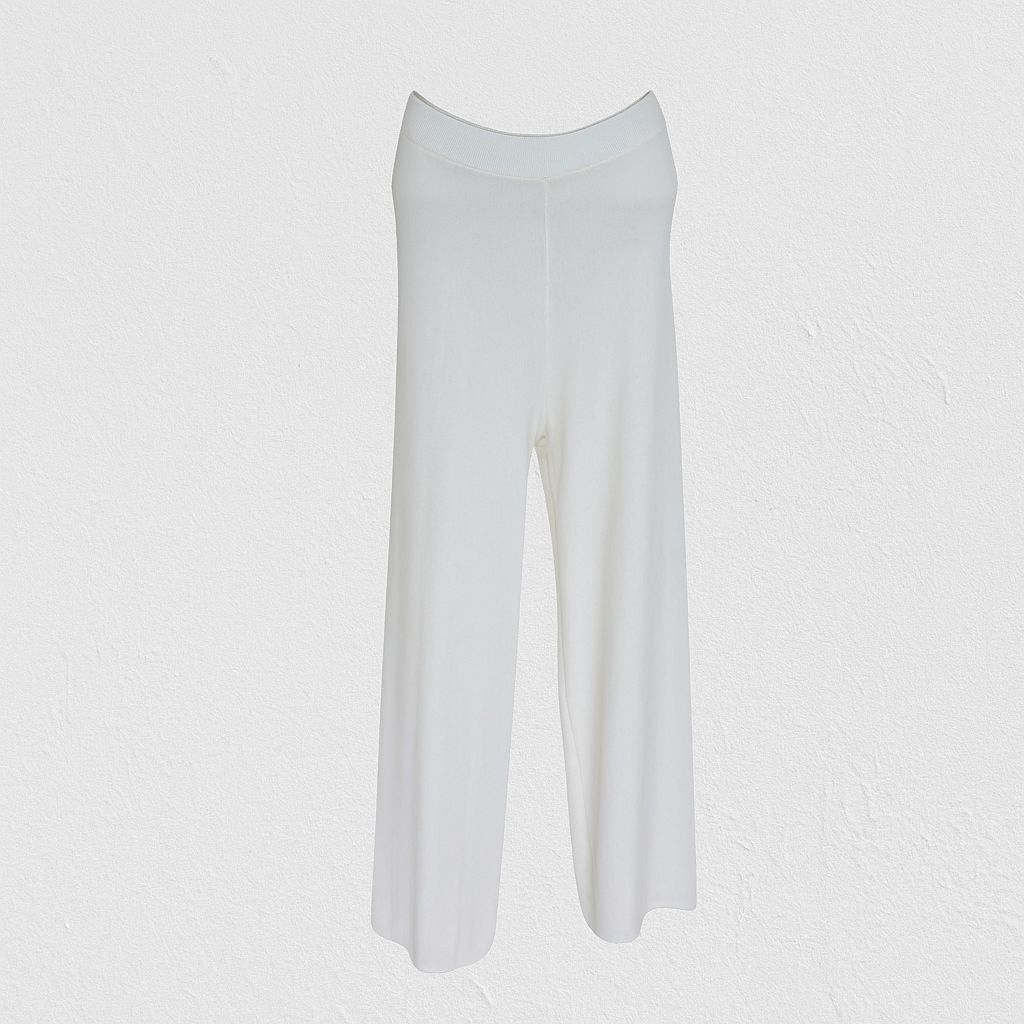 Élégance Décontractée : Une Robe Blanche Raffinée